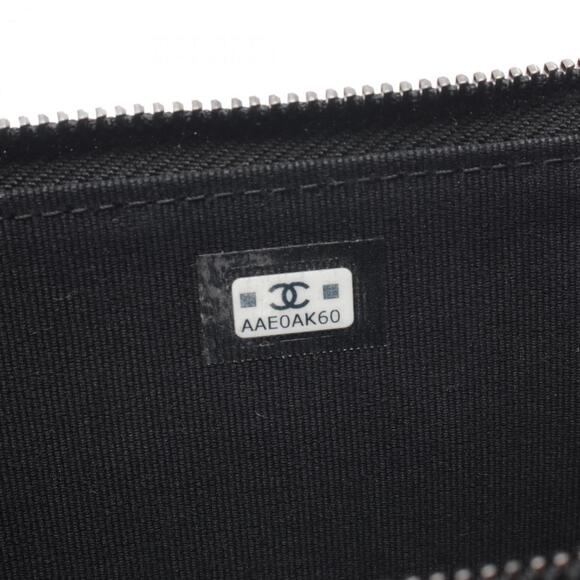 CHANEL Black Lambskin Leather Wallet - Picture 5 of 8
